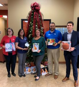 Murray Makes $500 Christmas Donation